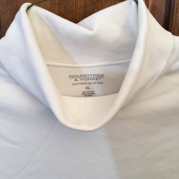 Man’s long sleeve pullover, XL, silky finish - Picture 2 of 3